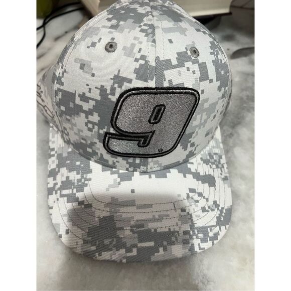 Chase Elliott Hendrick Motorsports Team Collection Digital Snapback Hat - Camo - Picture 1 of 9